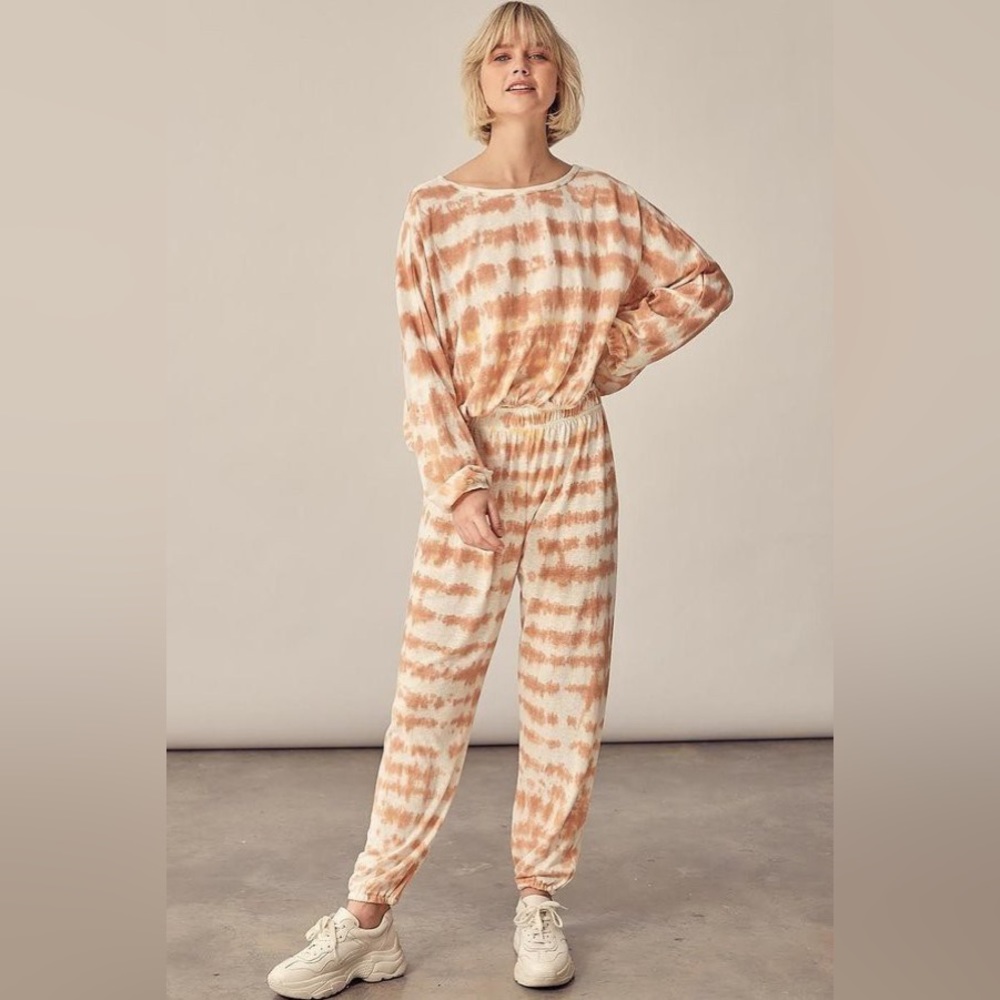 Eloise Set in Desert